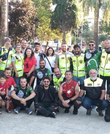 Mudanya’da motosikletlilerden ’30 Ağustos" korteji