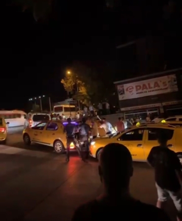 Müşteri taksici kavgasında gasp iddiası ortalığı karıştırdı