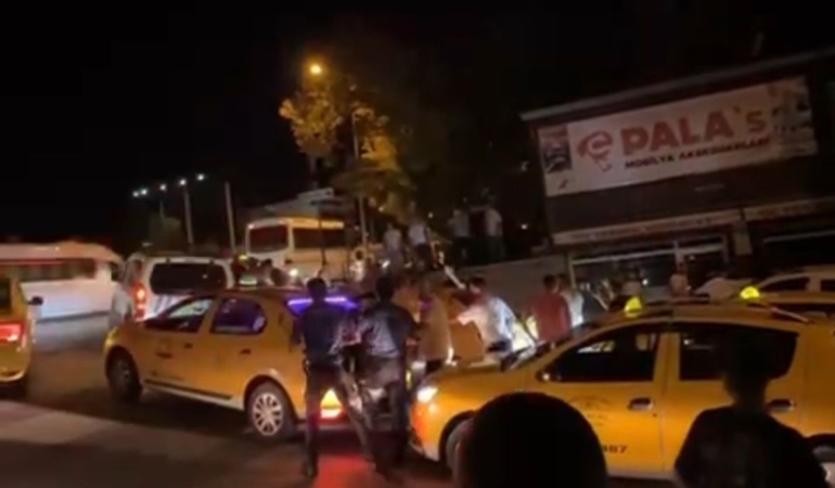 Müşteri taksici kavgasında gasp iddiası ortalığı karıştırdı