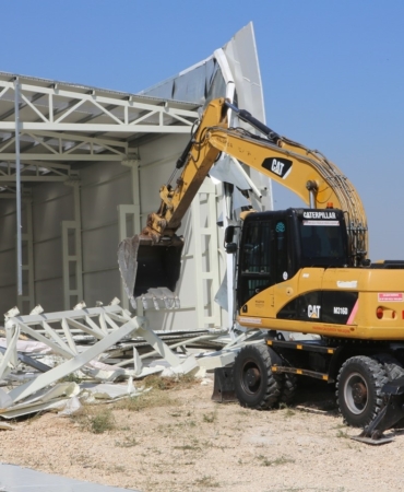 Nilüfer’de iki kaçak yapı daha yerle bir edildi