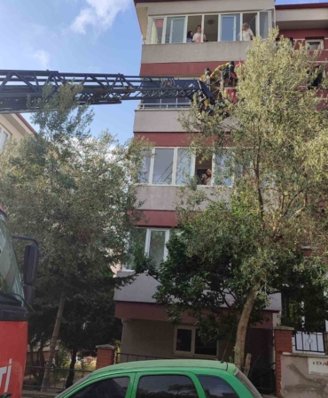 Ocakta unutulan yemek paniğe sebep oldu