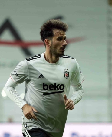 Oğuzhan Özyakup, futbolu bırakma kararı aldı