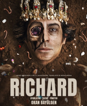 Okan Bayülgen’in çarpıcı "Richard" yorumu 20 Ağustos’ta sahnede