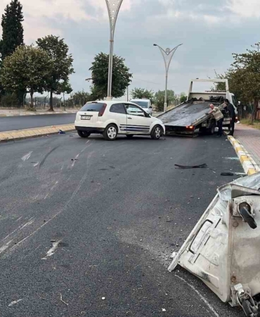 Otomobil, çöp konteynerine çarparak takla attı: 1 yaralı