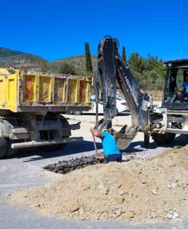 Pamukova’da iki mahalle daha güçlü altyapı ile buluştu