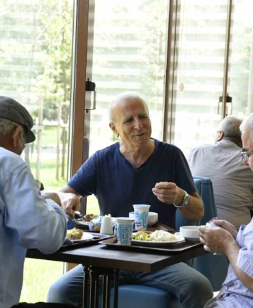 Pendik Belediyesi’nden emeklilere sosyal tesislerde yüzde 25 indirim
