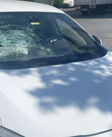 Polis otosu ile otomobil çapıştı: 2 yaralı