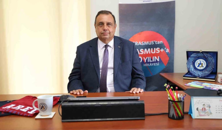 Prof. Dr. Uğur Özgeker: “ABD derin devlet tarafından yönetiliyor”