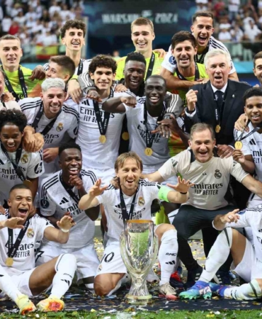 Real Madrid ve Ancelotti, Süper Kupa tarihine geçti