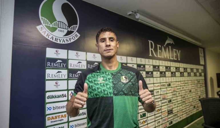 Sakaryaspor, defans oyuncusu Alper Uludağ’ı renklerine kattı