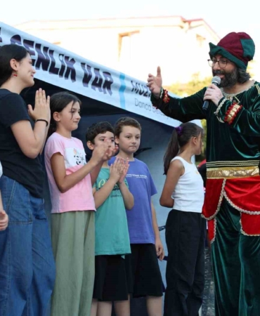 Şenlik çocukların ayağına geldi