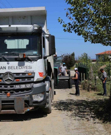 Serdivan’da asfalt sezonu devam ediyor