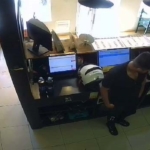 Silivri’de kaşla göz arasında bilgisayar hırsızlığı