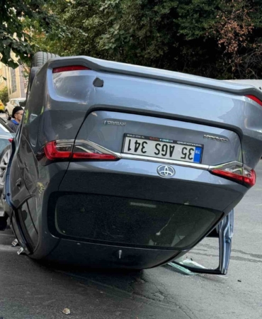 Şişli’de sürücüsünün fren yerine gaza bastığı araç, takla attı