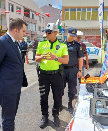 Süloğlu’nda polis ve jandarma vatandaşlarla buluştu