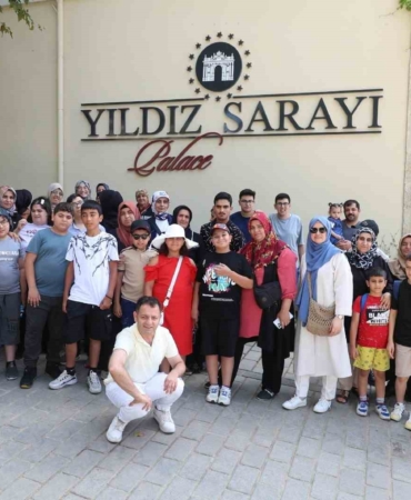 Sultangazi Belediyesi engelli bireylere Yıldız Sarayı’nı gezme fırsatı sundu
