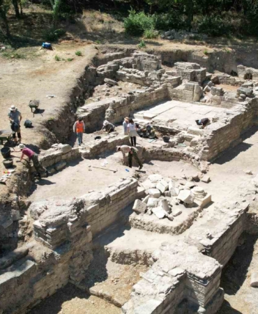 Tarihe ışık tutan Bathonea Antik Kenti’nde kazılar yeniden başladı