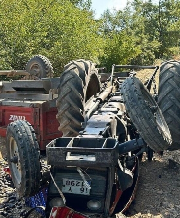Tarla dönüşü traktör devrildi: 1’i ağır 6 yaralı