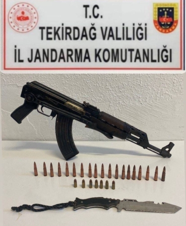 Tekirdağ’da bir evde Kalaşnikof ele geçirildi