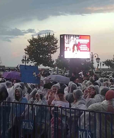 Tekirdağ’da sağanak yağış etkili oldu