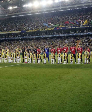 UEFA Şampiyonlar Ligi: Fenerbahçe: 0 - Lille: 0 (Maç devam ediyor)