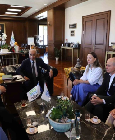 Ukraynalı çocuklar savaşta kullanılan mermi kovanları ile tüm dünyaya barış mesajı verdi