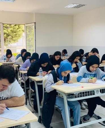 Ümraniye Belediyesi ile 280 öğrenci üniversiteli oldu