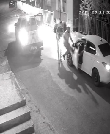 Ümraniye’de resmi araç ile yol kesen İBB çalışanları sürücüyü darp etti