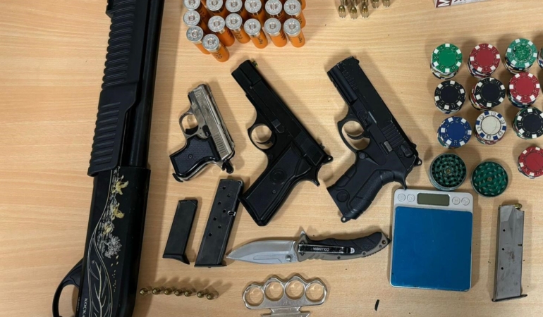 Umuma açık yerlerde kumar oynayan ve oynatanlara baskın