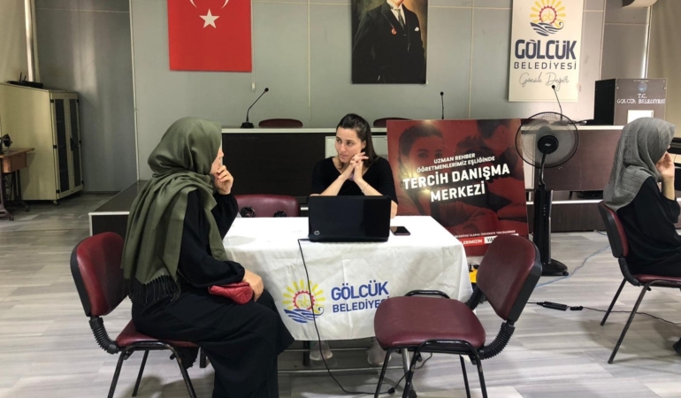 Üniversite adaylarının rehberi oldular
