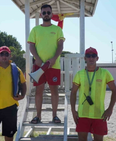 Yalova’da deniz simidiyle akıntıda sürüklenen çocuğu kurtaran ekip o anları anlattı