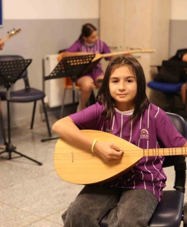 Yaz okulunda 30 branşta eğitim veriliyor