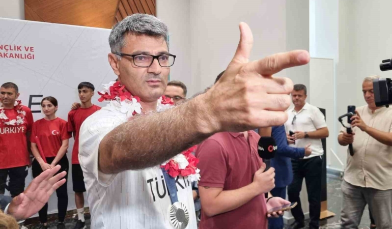Yusuf Dikeç: "Altın madalyayı alıncaya kadar devam edeceğiz"
