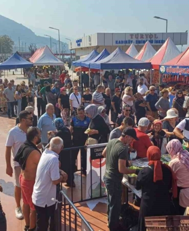 1. Çınarcık Hamsi Festivali’nde 3 ton balık ikram edildi