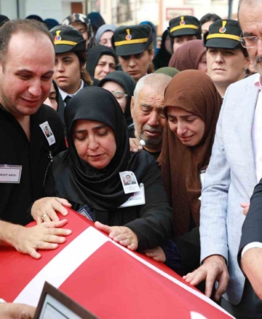 20 gün önce sözlenmişti: Sakaryalı şehit son yolculuğuna uğurlandı