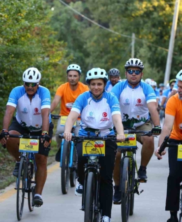 3 ülke ve 25 şehirden 350 bisikletçi Kocaeli’de buluştu