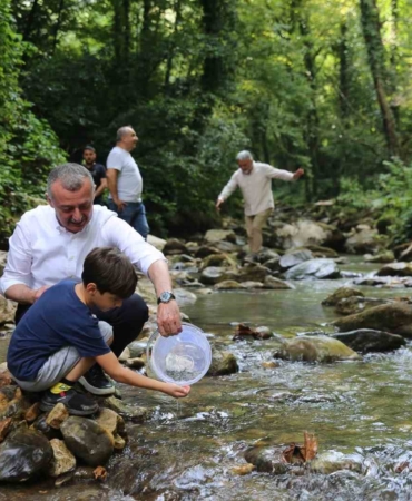 8 bin kırmızı benekli alabalık doğaya salındı