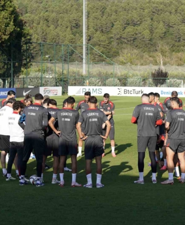 A Milli Futbol Takımı, Galler maçı hazırlıklarına devam etti