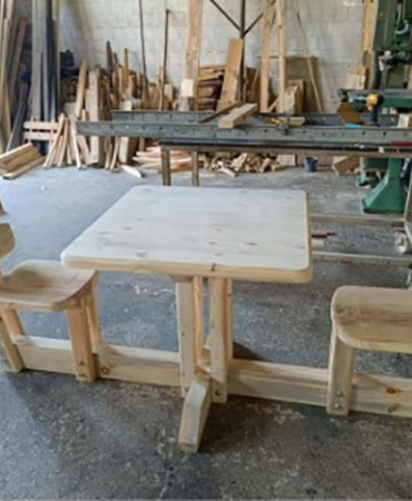 Ahşap atölyesinde üretim devam ediyor