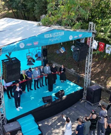 Arnavutköy’de kışlık lezzetler festivalinde renkli görüntüler