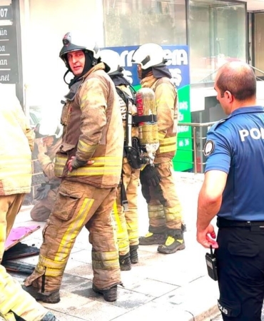 Avcılar’da düğün salonundaki elektrikli semaverden çıkan yangın paniğe neden oldu