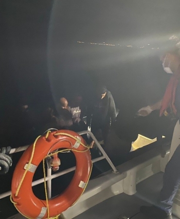 Ayvacık açıklarında 21 kaçak göçmen kurtarıldı