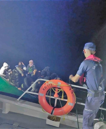 Ayvalık’ta 33’ü çocuk 44 göçmen Sahil Güvenlik’ten kaçamadı