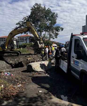Bakırköy’de ana doğalgaz borusu patladı, sahil yolunu gaz kokusu kapladı