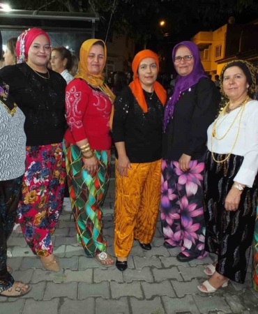 Balıkesir’de köylü kadınlar şalvar gecesinde eğlendi