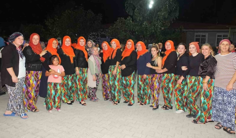 Balıkesir’de şalvarını giyen eğlenceye koştu