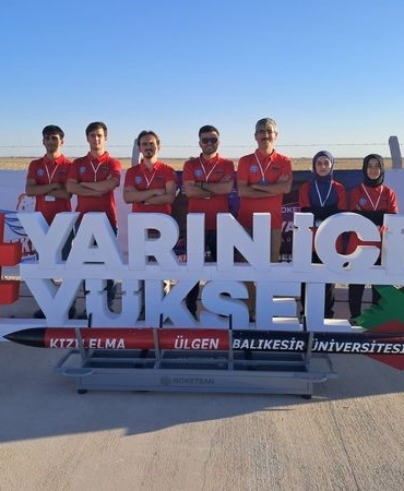 Balıkesirli öğrenciler, TEKNOFEST Roket yarışmasında