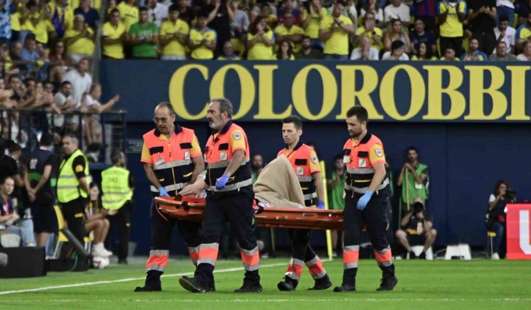 Barcelona’nın kalecisi Ter Stegen, sezonu kapattı