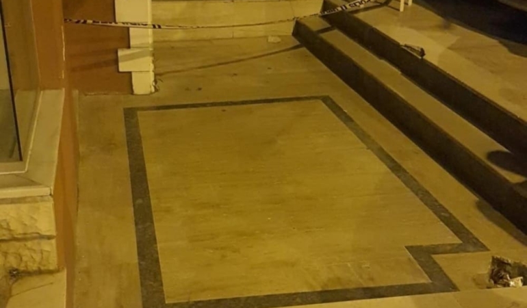 Başakşehir’de iş yerinin önünde oturan terzi, silahlı saldırıya uğradı