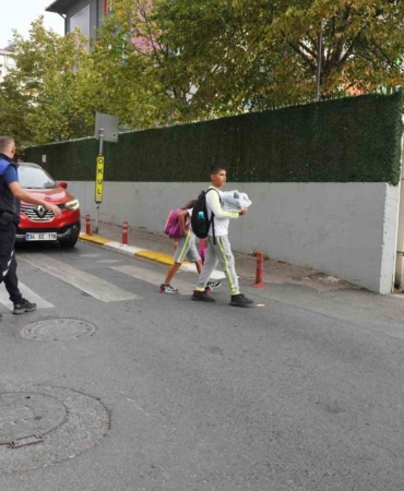 Beylikdüzü’nde zabıta ekipleri öğrenciler için görev başında